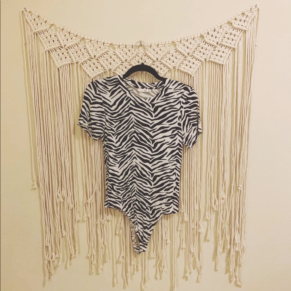 Aritzia (Wilfred Free) - Zebra Bodysuit